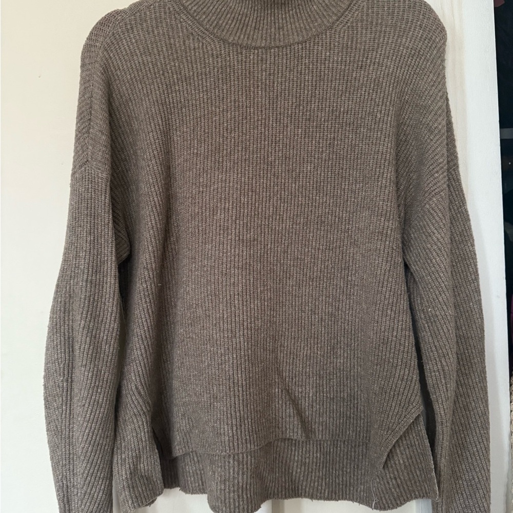 Abercrombie Classic Rib-Knit Mock Neck Sweater in Taupe